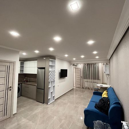 City Centre Apartment On Sakharov Square Yerevan Luaran gambar