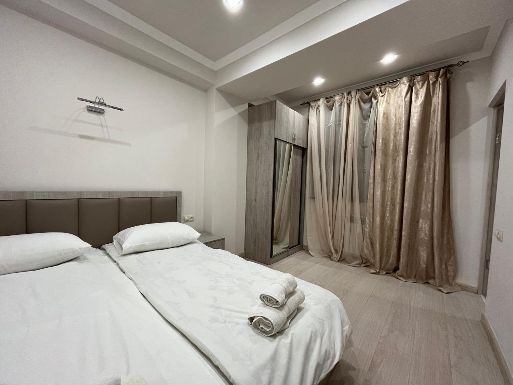 City Centre Apartment On Sakharov Square Yerevan Luaran gambar